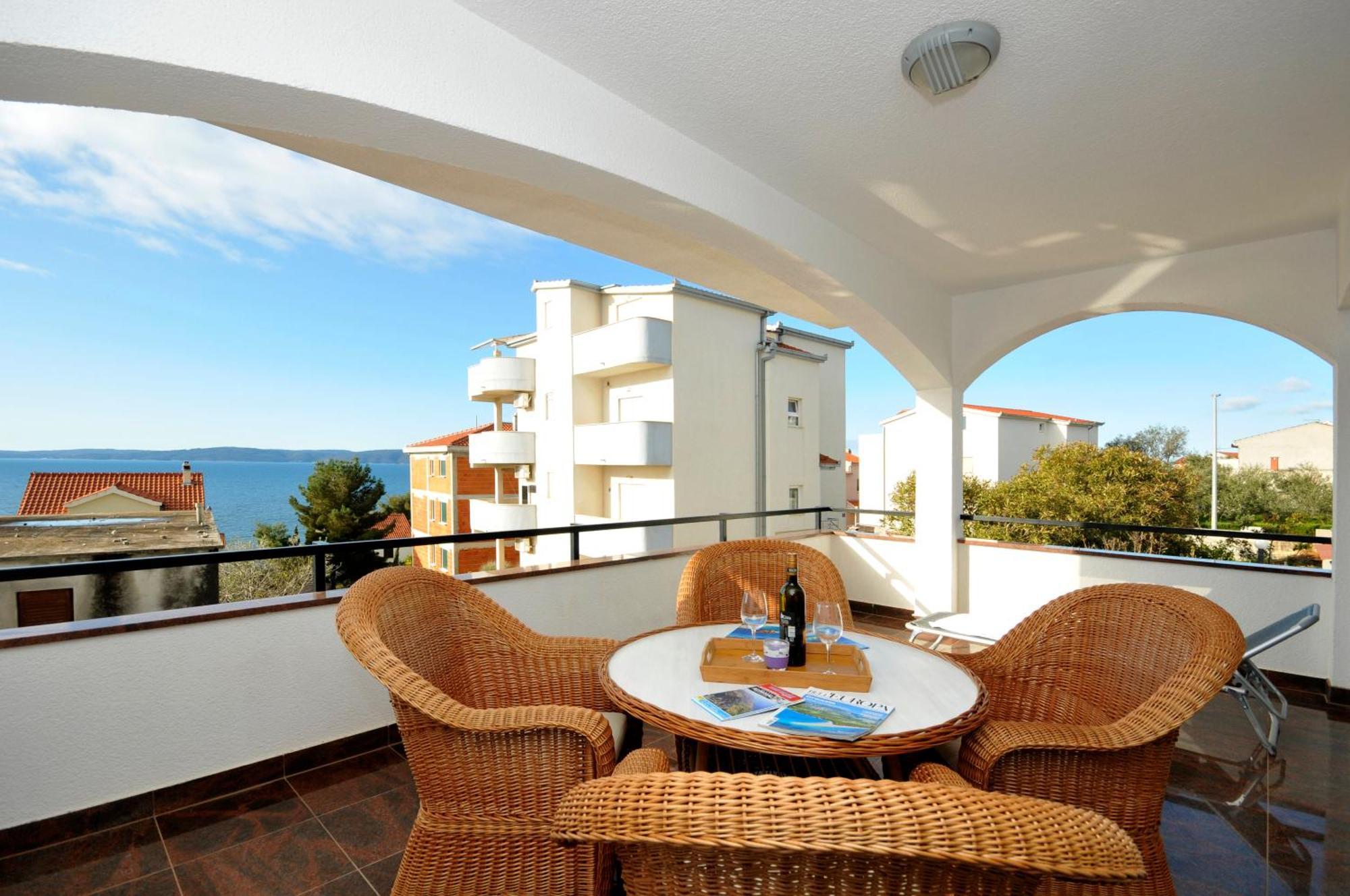 Apartmani Svalina - Seaview And 130M From Beach Trogir Exterior photo
