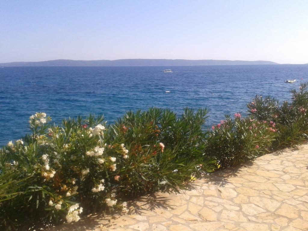 Apartmani Svalina - Seaview And 130M From Beach Trogir Exterior photo
