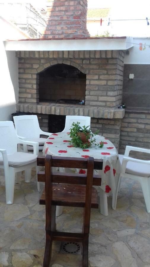 Apartmani Svalina - Seaview And 130M From Beach Trogir Exterior photo